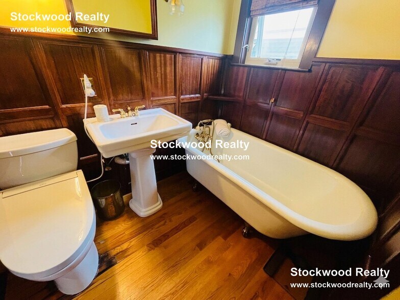 Building Photo - 36 Spring Garden St