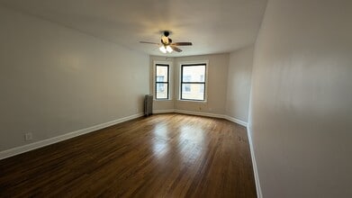 Building Photo - 5459 S Everett Ave