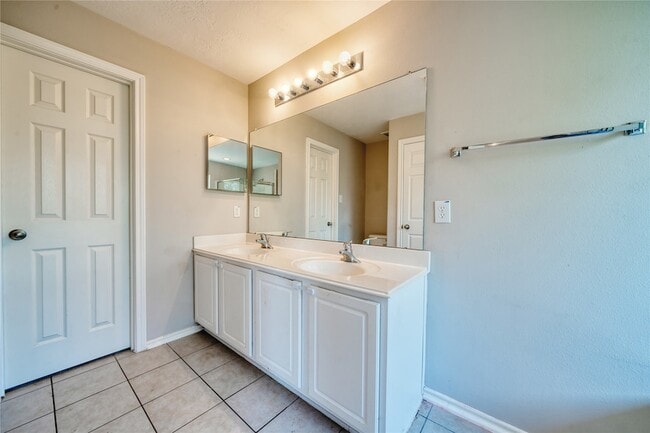 Building Photo - 2907 Hackamore Hollow Ln