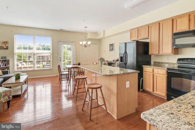 Building Photo - 29 Harbour Heights Dr