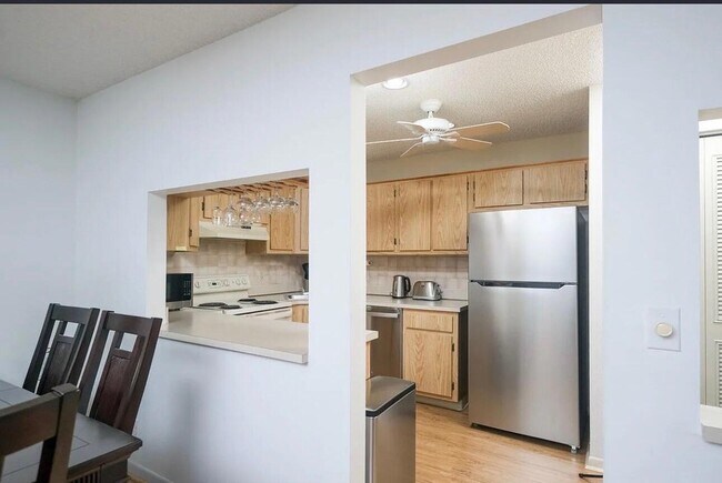 Building Photo - 1014 Green Pine Blvd