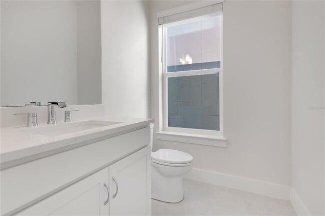 Building Photo - 320 Center Lake Ln