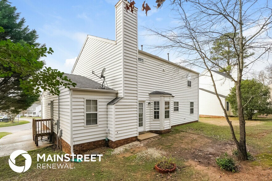Building Photo - 1132 Penselwood Dr