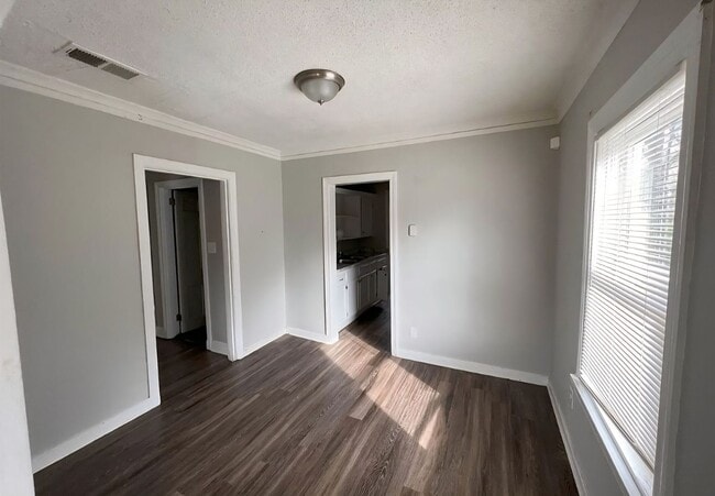 Building Photo - 3/1 with a nice yard