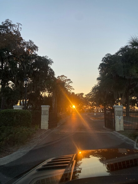 Building Photo - 700 Wilmington Island Rd