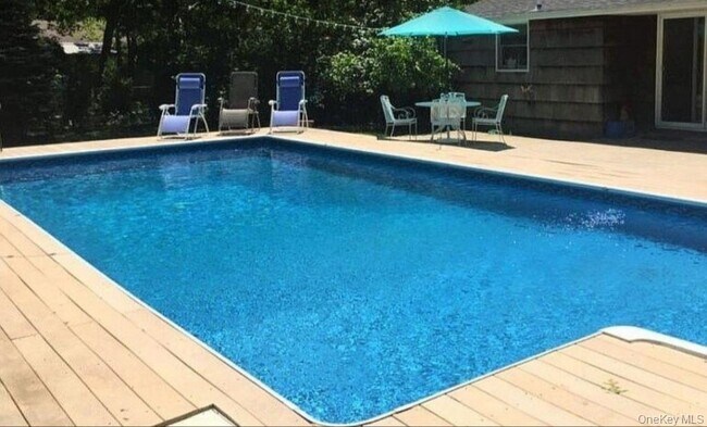 Building Photo - 8 Wakeman Ct