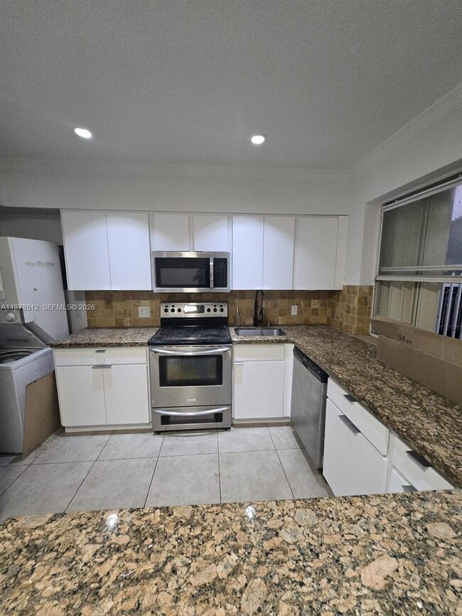 Building Photo - 1701 N Treasure Dr