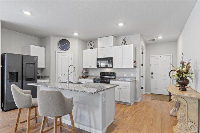 Building Photo - 5801 Brocade Dr