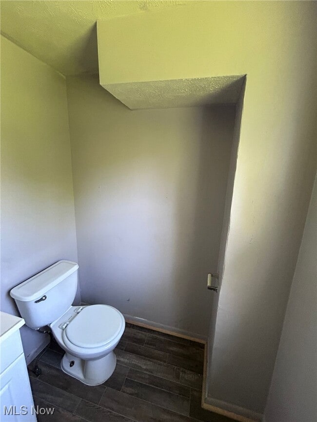 Building Photo - 2495 Apple Ave