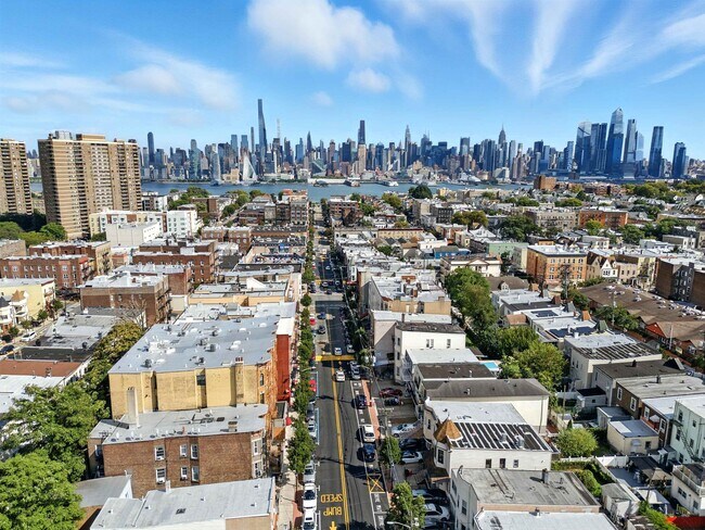 Building Photo - 224 48th St