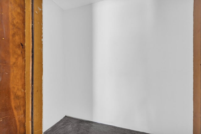 Building Photo - 13575 Rutherford St