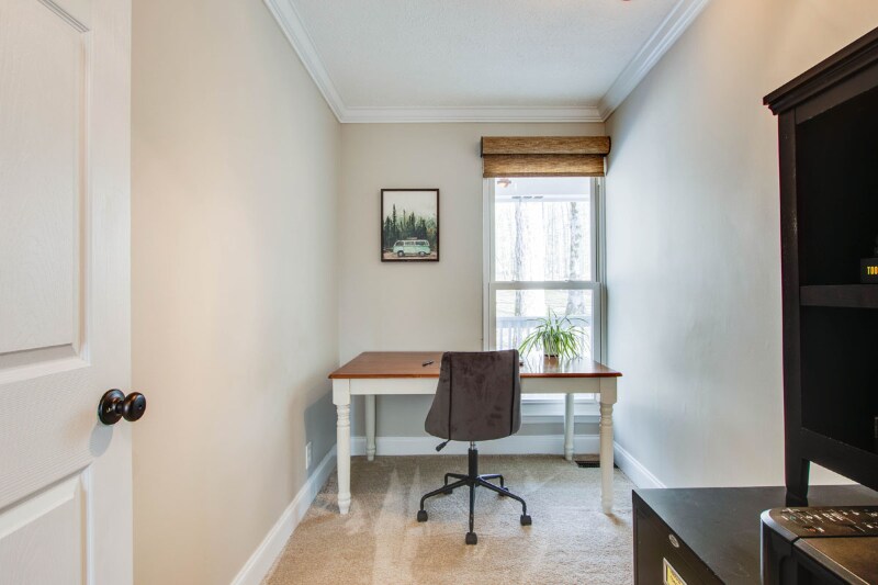 Building Photo - 1053 Tanger Ct