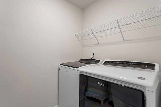 Building Photo - Spacious 5 BR for Rent in Wendall-Availabl...