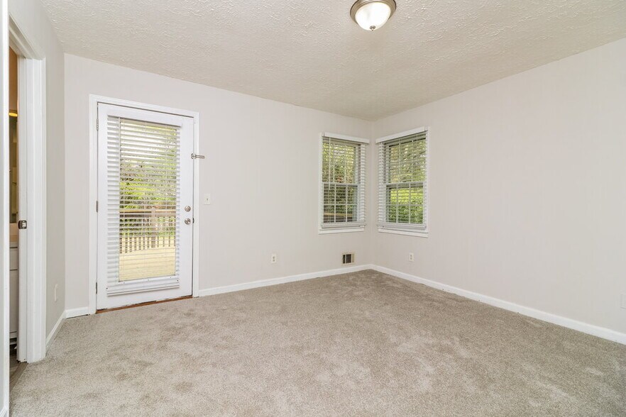 Building Photo - 2739 Old Mill Pl