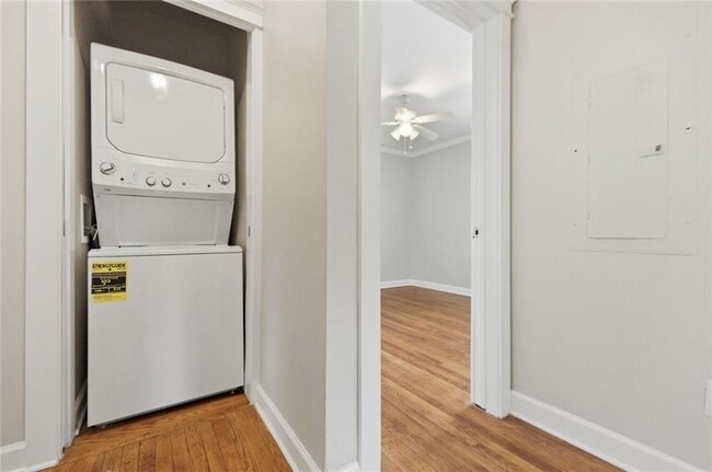 Building Photo - 1241 Park Blvd