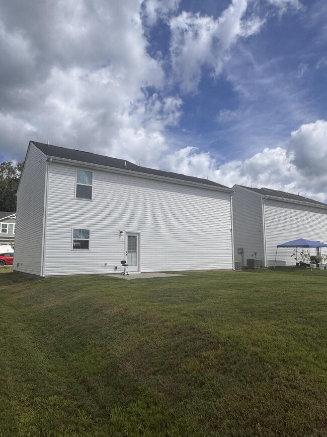 Building Photo - Charming 3-Bed, 2.5-Bath Home in Woodruff ...