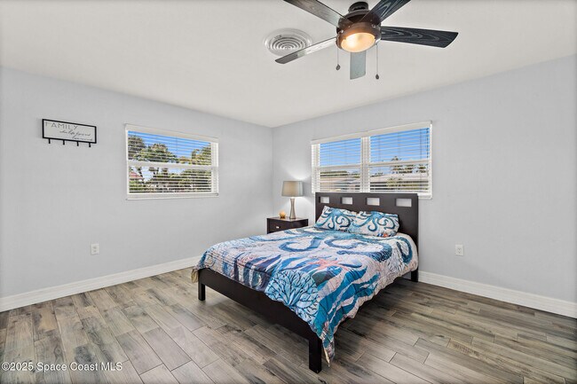 Building Photo - 346 Cyprus Dr