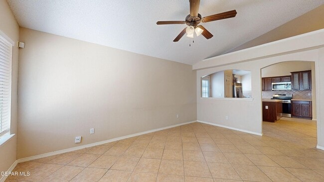 Building Photo - 1819 Shreya St