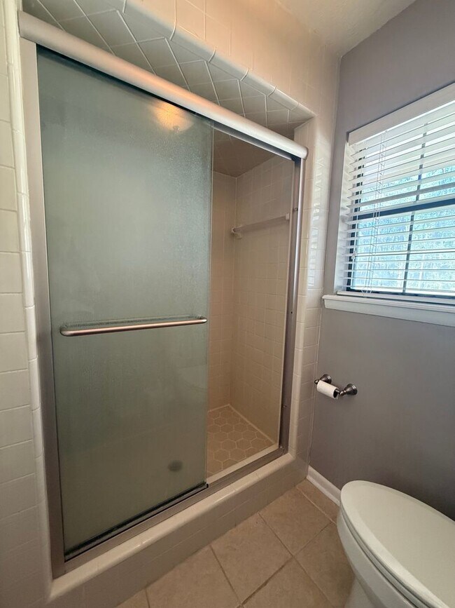 Building Photo - 133 River Ridge Rd