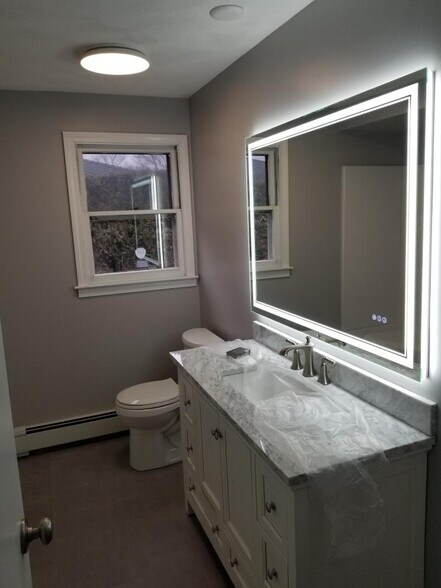 Building Photo - 83 Phenix Ave