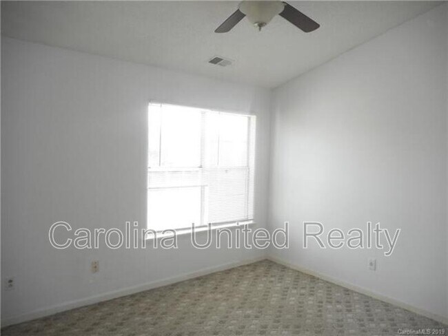 Building Photo - 8235 Circle Tree Ln