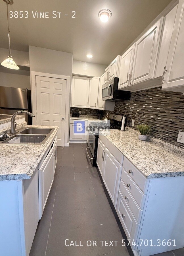 Building Photo - 3853 Vine St