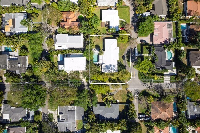 Building Photo - 501 NE 51st St