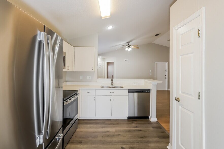 Building Photo - 2619 Golden Antler Ln