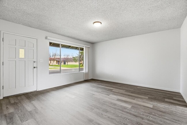 Building Photo - 1800 Rockford Ave