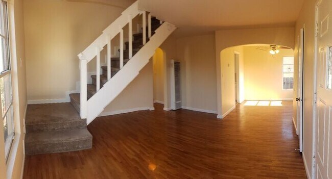 Building Photo - 3bdr duplex minutes from San Diego State!