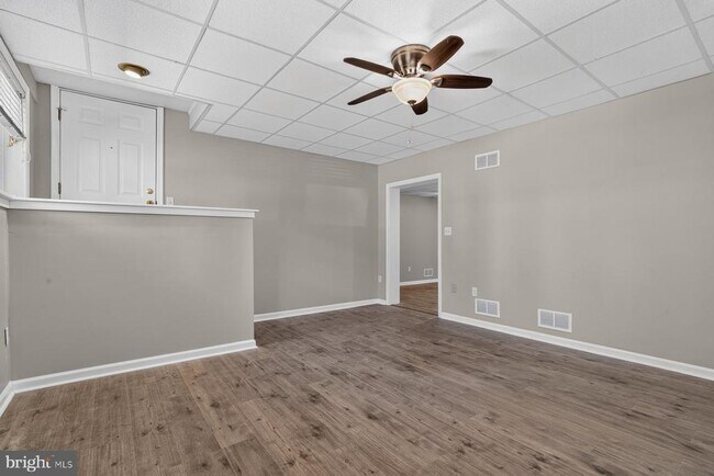 Building Photo - 256 S Washington St