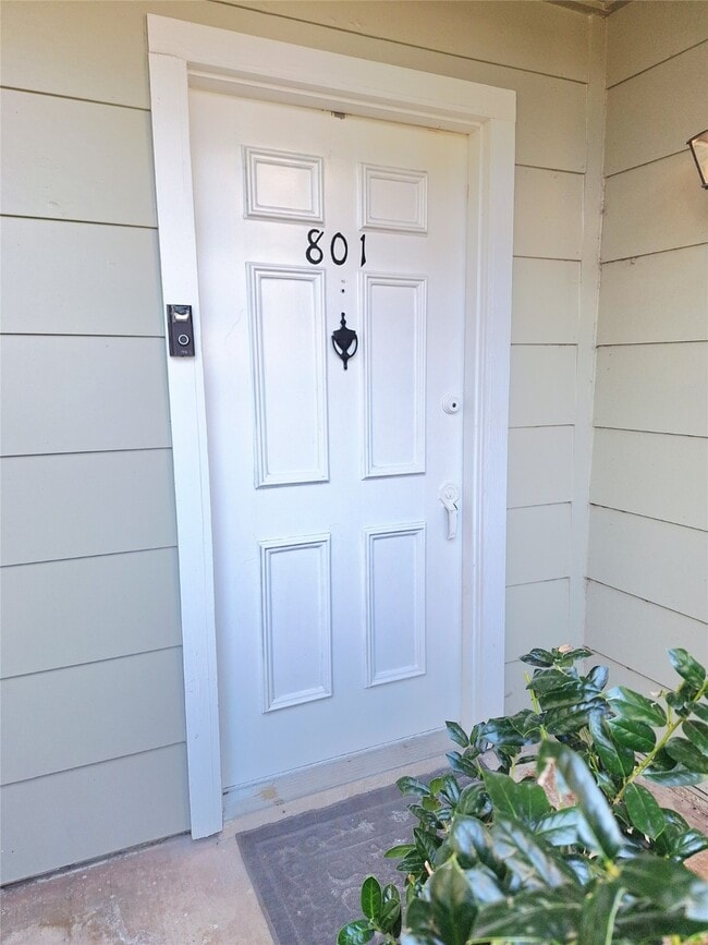 Building Photo - 2800 Jeanetta St