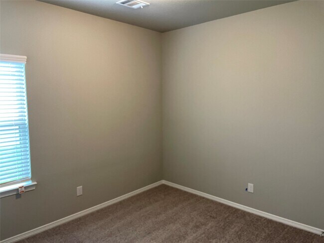 Building Photo - 25436 Northpark Lake Dr