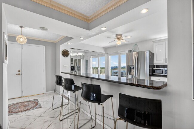 Building Photo - 3000 S Ocean Blvd