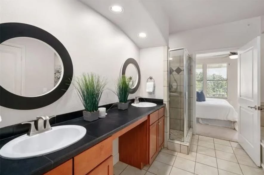 Building Photo - 500 Waters Edge Dr