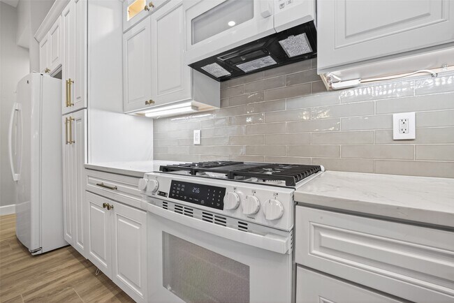 Building Photo - 3117 Cedar Knolls Dr