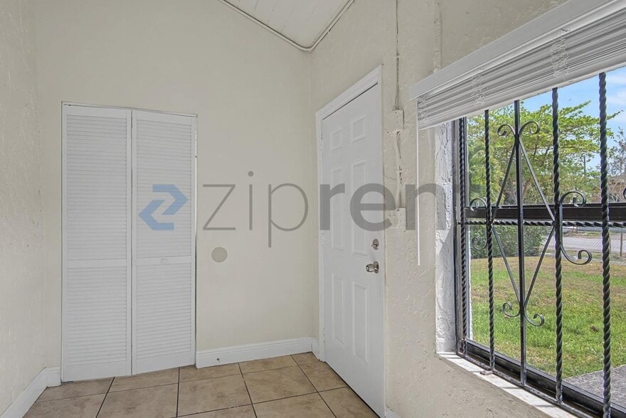 Building Photo - 943 NW 63rd St