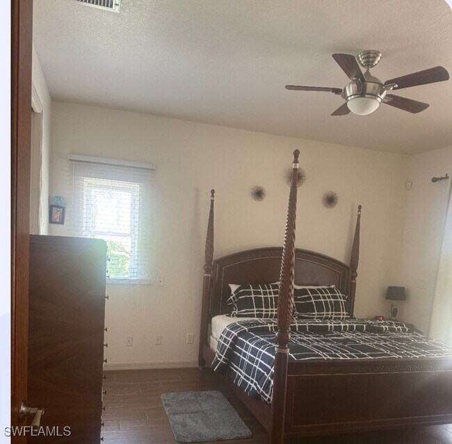 Building Photo - 333 5th St SW