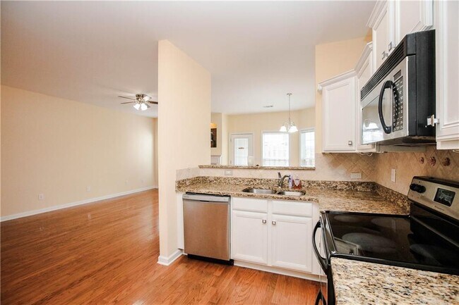 Building Photo - 3801 Thayer Trace