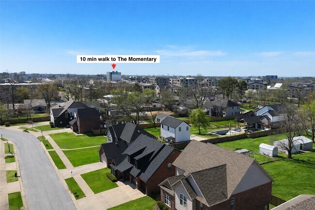 Building Photo - 110 SE G Ct