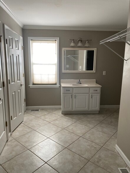 master bathroom - 214 S Smithfield Rd