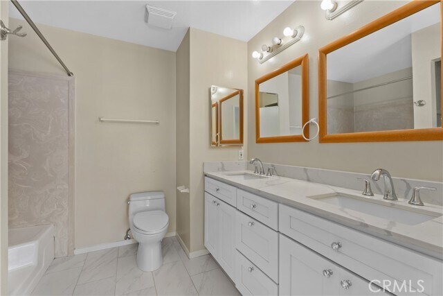 Building Photo - 33532 Valley View Ct