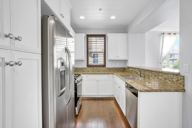 Building Photo - 1824 Peach Ct