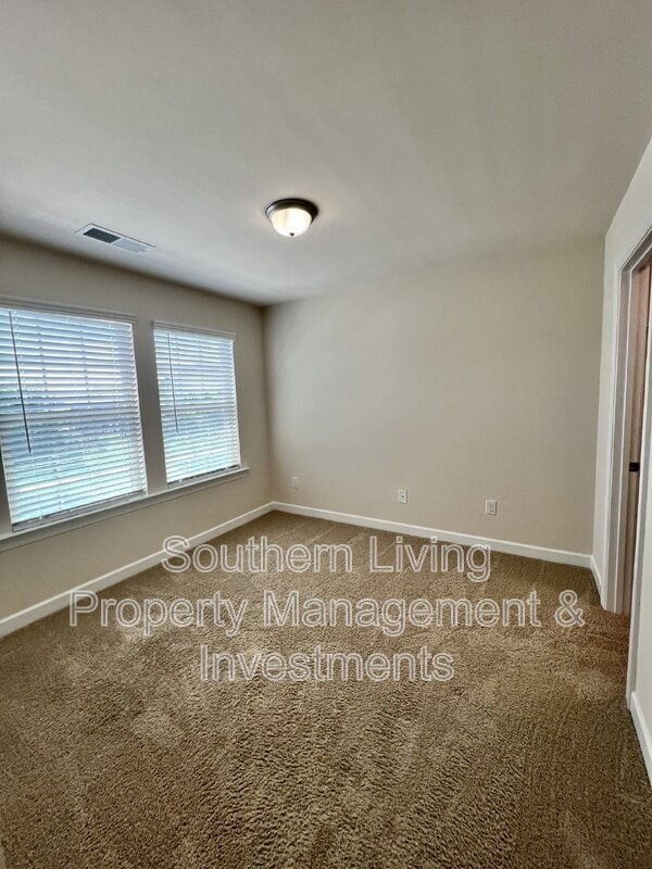 Building Photo - 5706 Lachlan Hill Ln