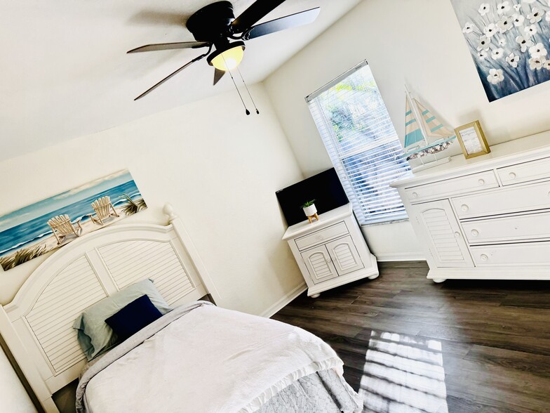 Building Photo - 18561 Olive Rd