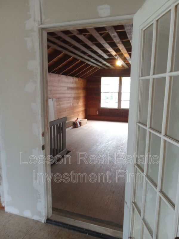 Building Photo - 802 Jefferson St