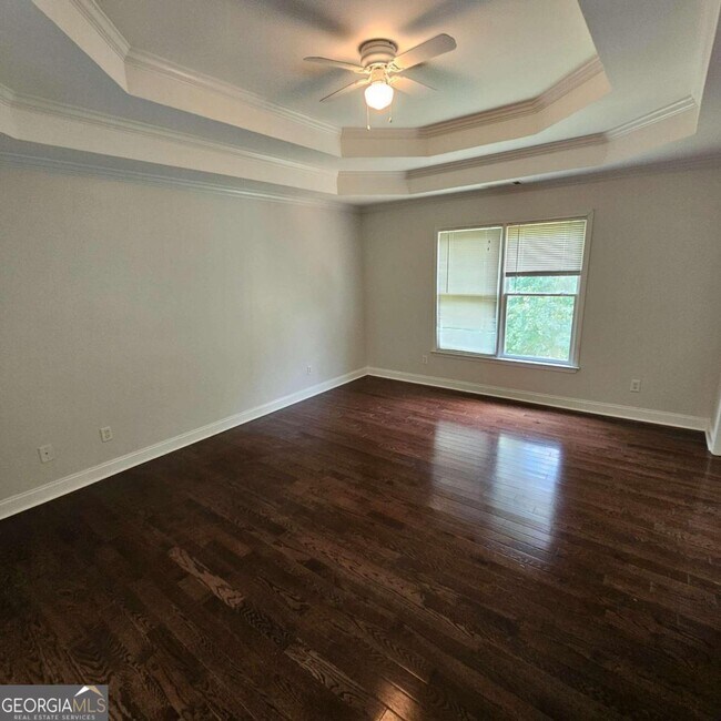 Building Photo - 6141 Long Shore Dr