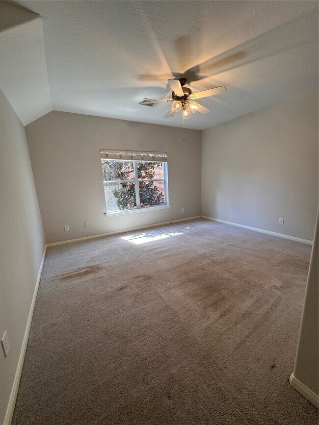 Building Photo - 137 E Montfair Blvd