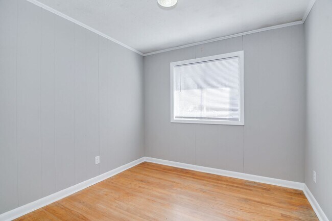 Building Photo - 4 Bedroom 1.5 Bathroom Home in Augusta