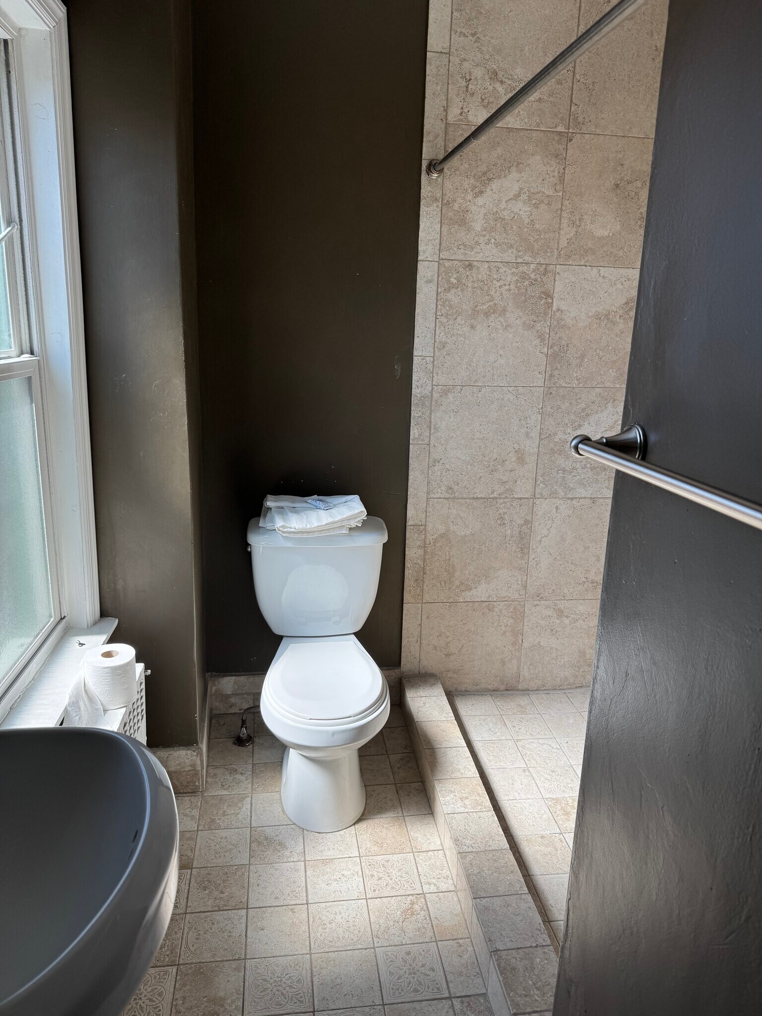 Building Photo - 4747 Hatfield St